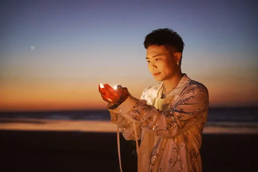 雙向奔赴！男星一句「沒有什麼人來看我」　粉絲耗2年串聯促成演出落地