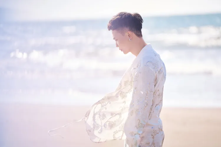 蕭秉治感謝師兄五月天，讓他有更多機會吸粉。相信音樂提供