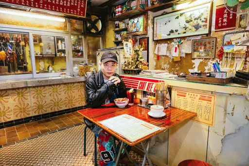 蕭秉治看到診所就莫名親切　不當歌手的話⋯考慮幹這行