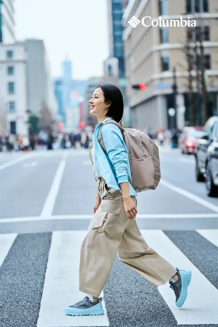 Columbia TRANSIT都會穿行系列超防曬UPF50防潑口袋工作寬褲，6080元。品牌提供