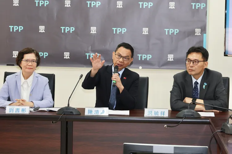 民眾黨立委劉書彬、陳清龍、洪毓祥。莊宗達攝