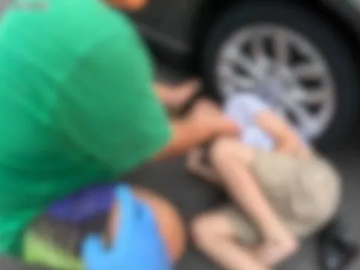 高中生騎電動車違規載10歲童　街道擦撞10歲童釀3傷