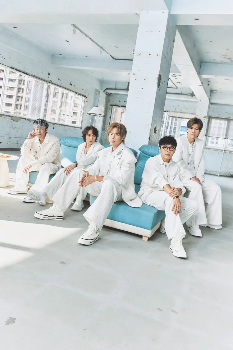 八三夭最新主打《身外之物》，創作靈感來自主唱阿璞（中）面對愛貓離世的經歷。索尼音樂提供