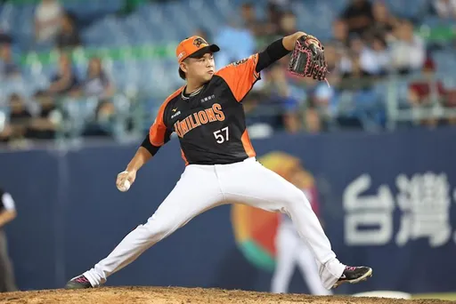 統一獅吳承諭「一動作」被罰跑影片曝光！網笑：是小學生嗎？