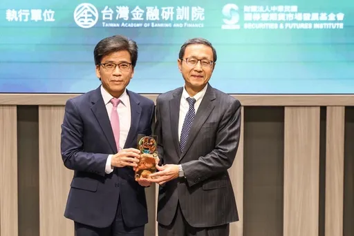 永續金融評鑑揭曉　中國信託商業銀行三連霸前25%　ESG整合力拚淨零轉型