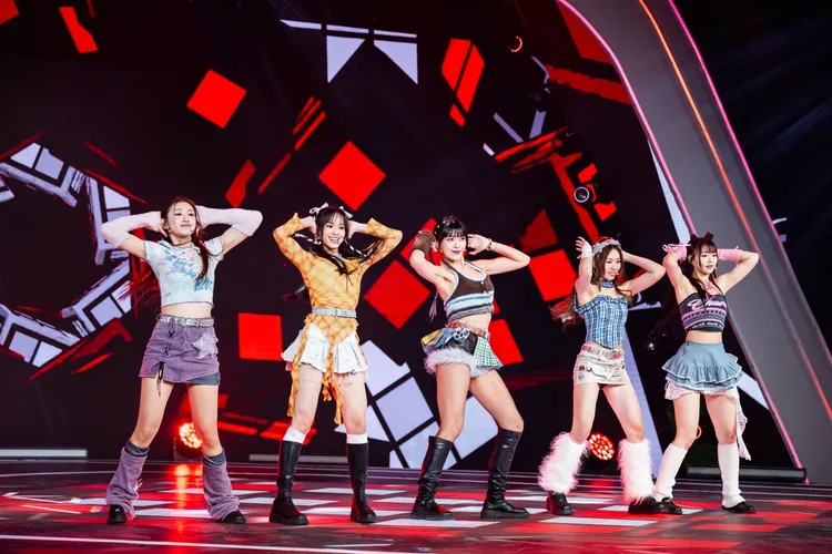 B組紀欣伶（左起）、柔柔、艾莉兒、Yula、黛比。緯來電視網提供