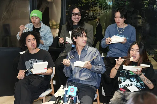 日樂團Billyrrom最愛台啤喊「猴搭啦」！吃臭豆腐泡麵驚到慘叫　