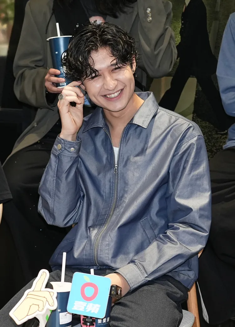 Mol爆料Shunsuke在工作室1樓吃臭豆腐泡麵，他在2樓錄音都聽得到慘叫聲。彭欣偉攝