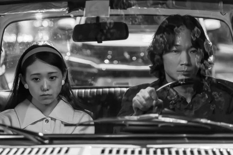 咲耶（左）在開拍後自然不怯場的表現，獲得綾野剛（右）及導演荒井晴彥的高度肯定。天馬行空提供