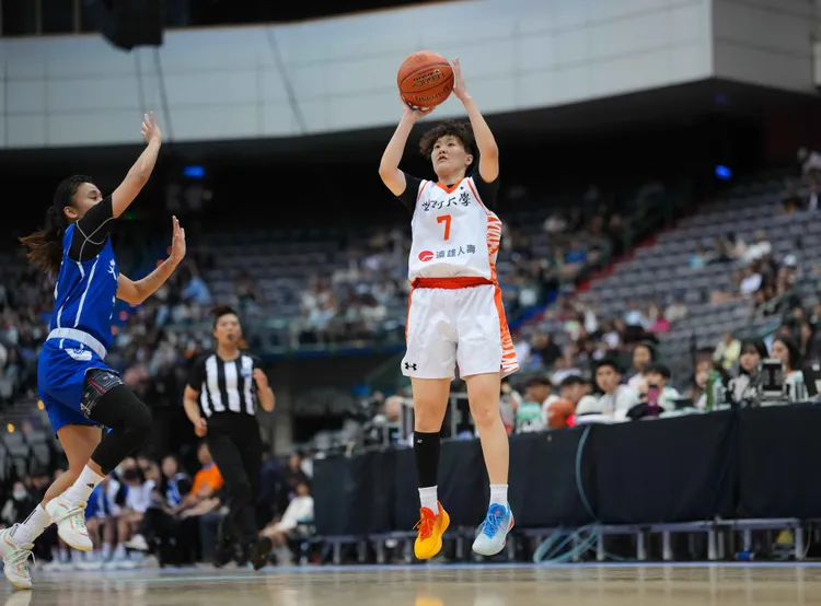 葉欣宜(右)。大專體總