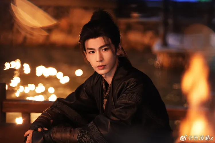 張凌赫戲裡情感內斂。翻攝張凌赫微博