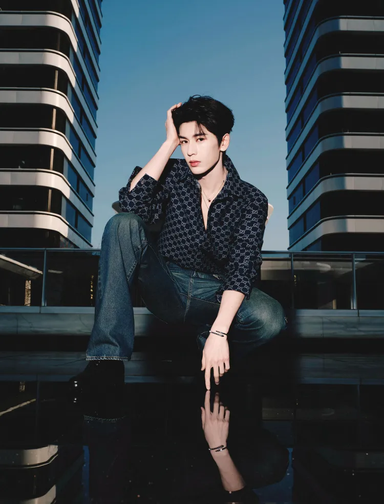 張凌赫未來想挑戰職人劇。翻攝自張凌赫微博