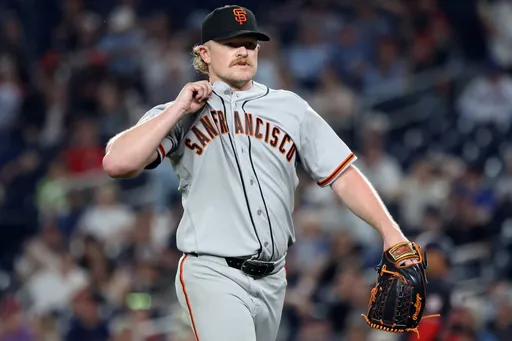 金慧成疑似偷暗號！讓巨人王牌超火大　直接下丘怒瞪