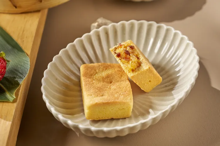 煙燻龍眼鳳梨酥是台北福華的招牌禮盒，提供消費者更多元的送禮選擇。業者提供