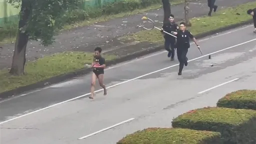 花蓮泰籍移工持刀入超商搶2根熱狗　警圍捕竟持刀釀7傷