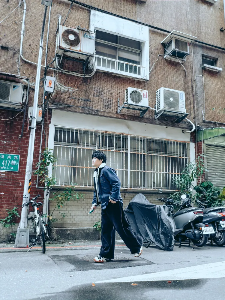 易桀齊曾獲偶像張艾嘉鼓勵「不要放棄」。走音佬音樂工作室提供