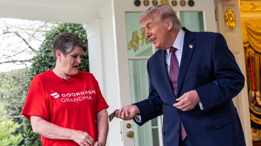 外賣麥當勞送進白宮　川普當場掏出這份大禮