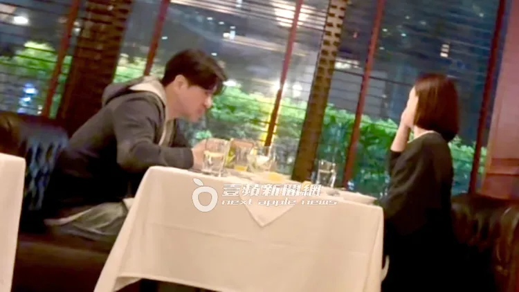 李聖傑（左）與短髮女在「茹絲葵」共進晚餐。特勤中心攝