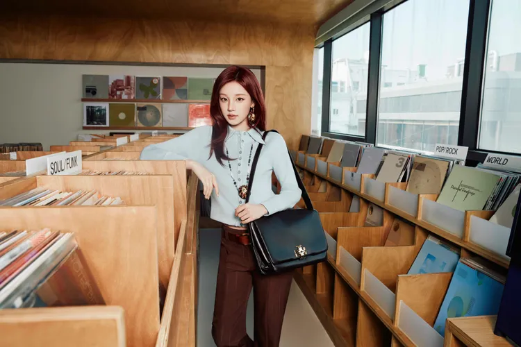 宋雨琦以俐落造型搭配Charlie包。品牌提供
