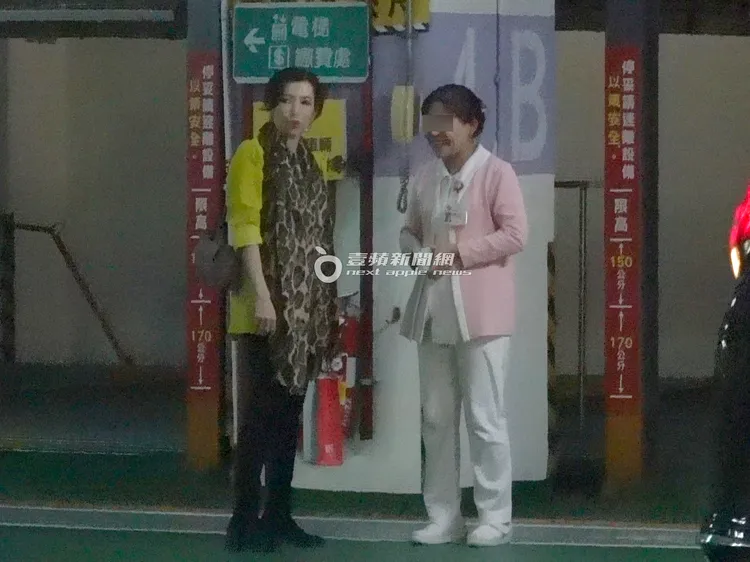 廖家儀也來到停車場。特勤中心攝