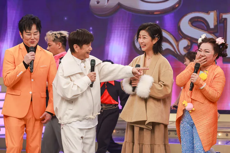 陽帆（左起）、黃西田、方文琳、白冰冰等錄影。民視提供