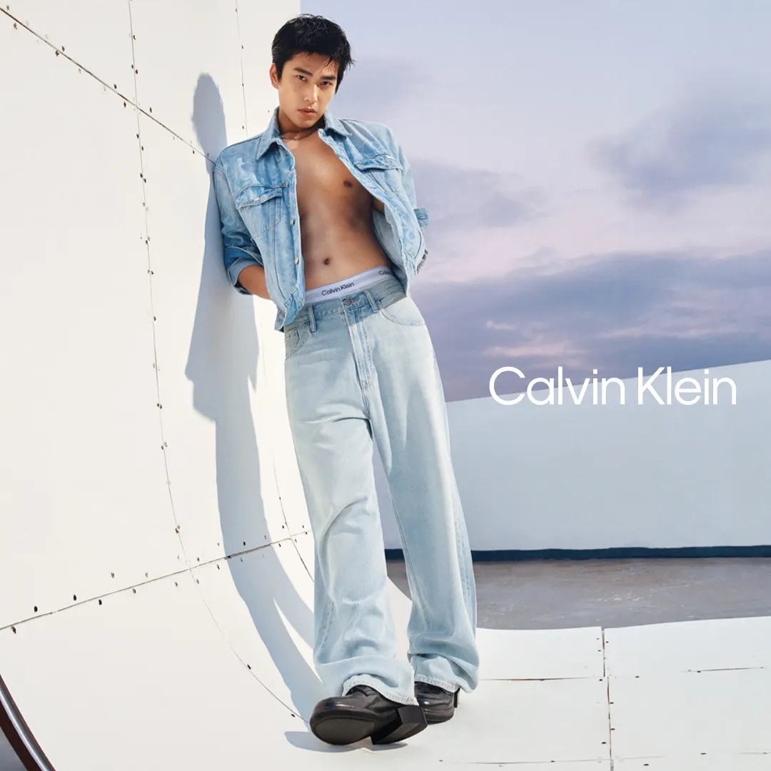 曾敬驊以性感造型曬出胸肌、腹肌線條。品牌提供