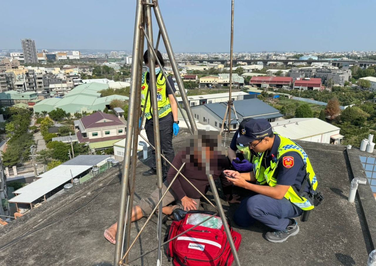 師傅清洗水塔不慎觸電昏迷 18歲學徒CPR救命