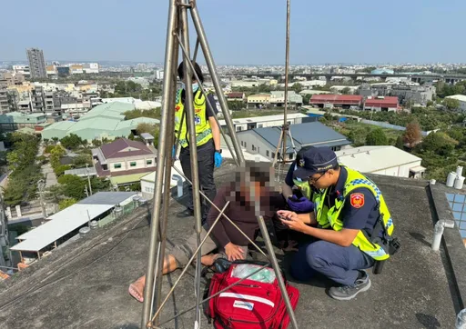 師傅清洗水塔不慎觸電昏迷　 18歲學徒CPR救命