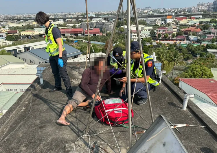警消到場時，張姓男子已被學徒施以CPR恢復意識。民眾提供