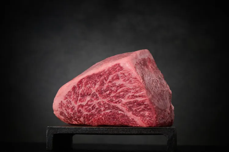 豊漁餐飲集團推出「和庵 精肉舖」首度跨足肉品零售。豊漁餐飲集團提供