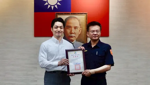 中信銀搶案有驚無險落幕　蔣萬安頒發感謝狀表揚有功人員