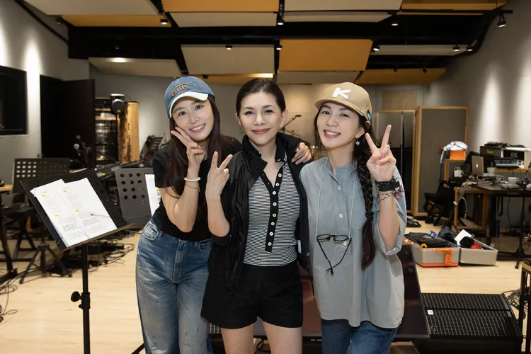 林心如（左起）與張清芳、Ella為公益演唱會練團。上引娛樂提供