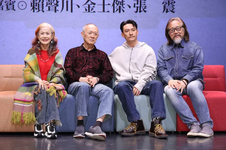 賴聲川（右起）、張震與金士傑今出席舞台劇《江／雲•之／間》活動。莊宗達攝