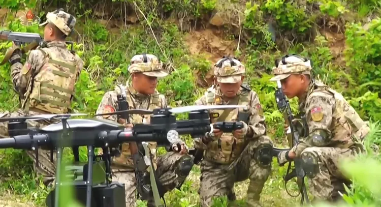 圖為北韓軍人接受無人機訓練。資料照片