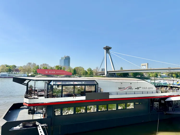 距離維也納僅60公里的斯洛伐克首都布拉迪斯拉瓦，可沿多瑙河搭船90分鐘抵達。莊偉祺攝