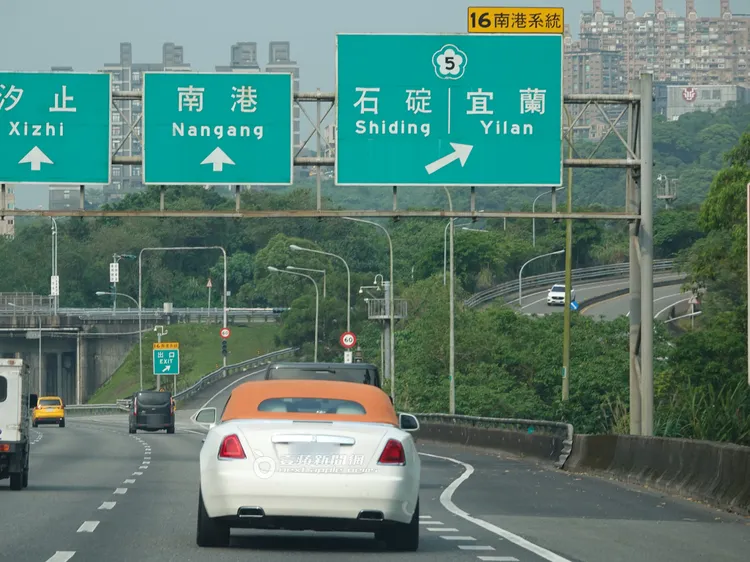 一行人直奔國道往宜蘭方向駛去。特勤中心攝