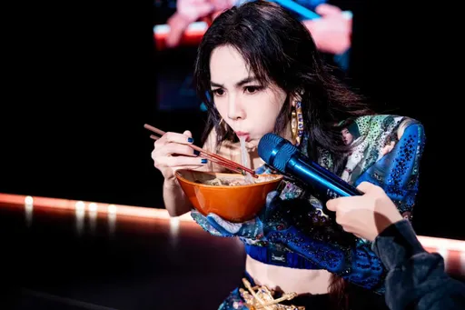 Ella巡演獲國際獎項肯定！南京場吃播卻哭了