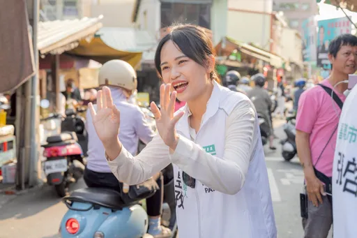 柯文哲辣椒水是分局長噴的　林昱孜道歉：誤會是不同立場人所為