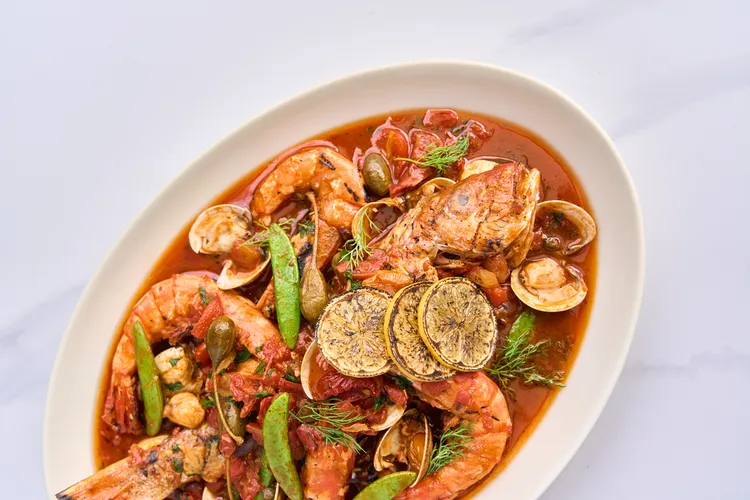 瘋狂水煮魚、大明蝦、蛤蜊。業者提供