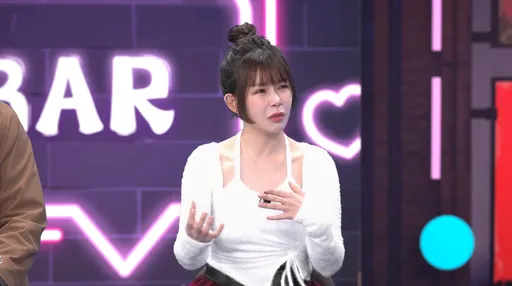 30歲女星驚爆明年遇「死劫」！曝罕見腫瘤找上門　診所前崩潰