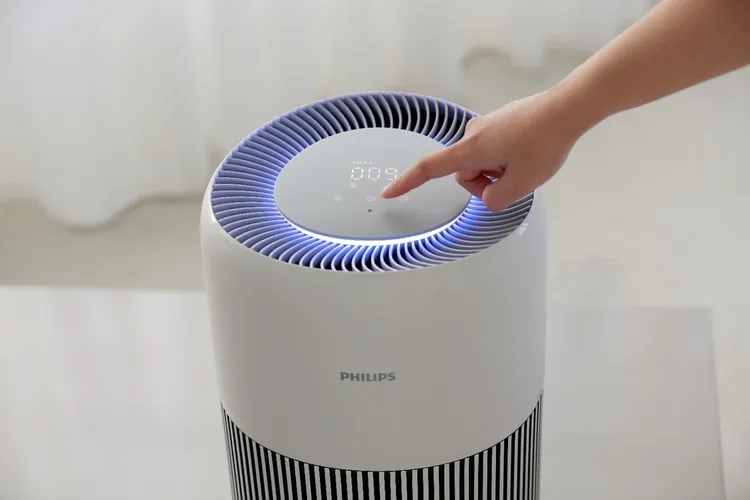 飛利浦AC2220抗敏奈Plus+搭載AI抗敏科技，還原居家純淨的空氣品質。飛利浦提供