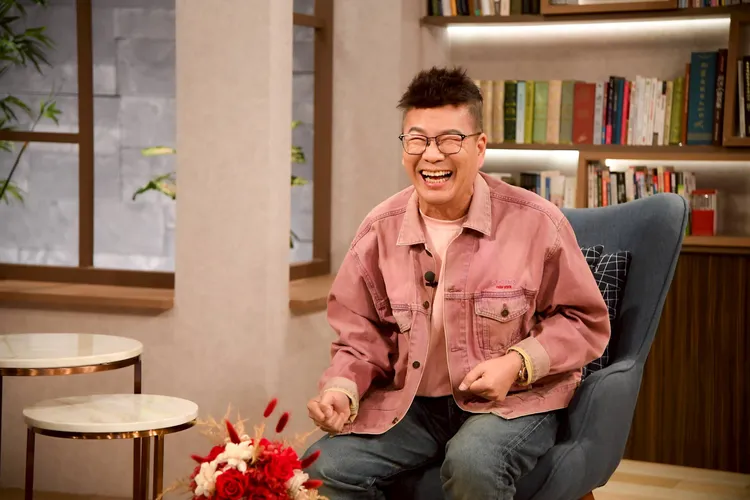 沈玉琳幽默、豁達的談抗癌經歷。三立提供