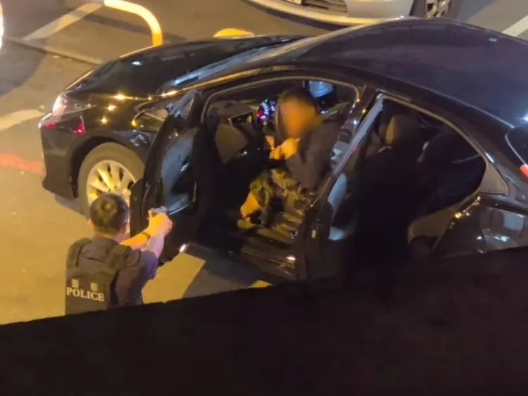 花蓮市街頭昨晚上演警匪追逐。翻攝畫面