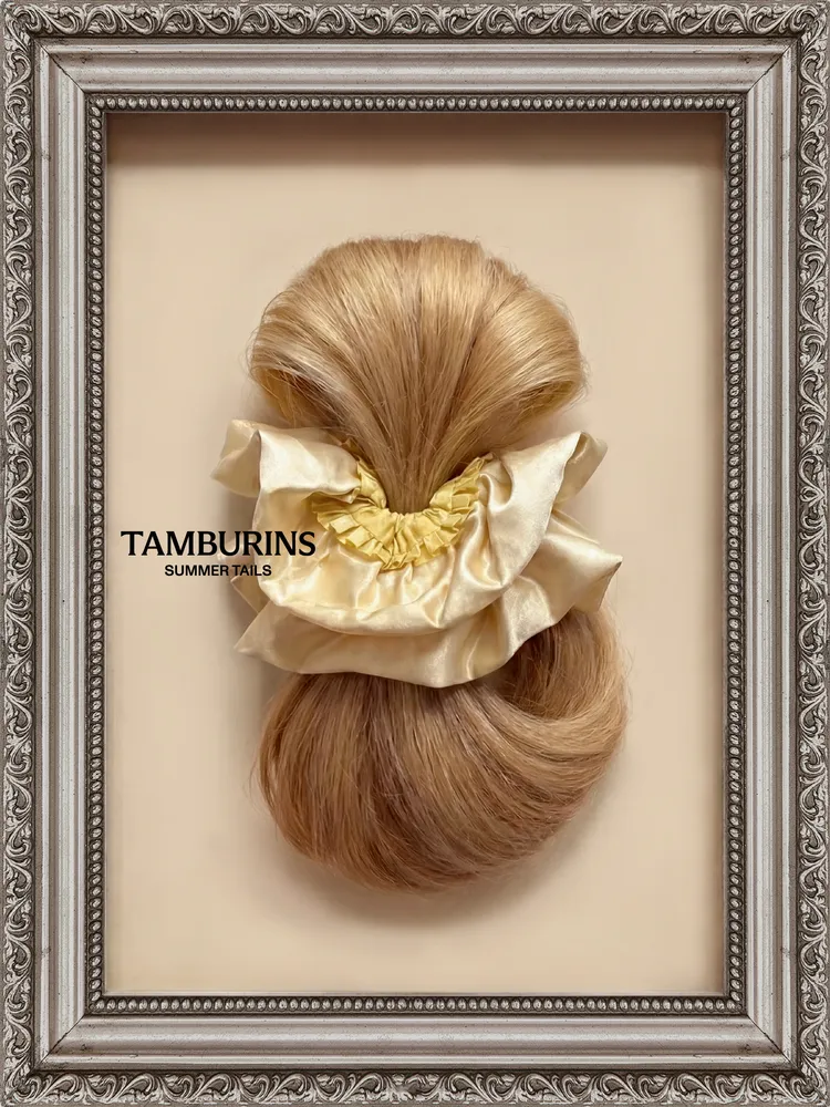 擁有21款繽紛設計的香氛髮圈。品牌提供