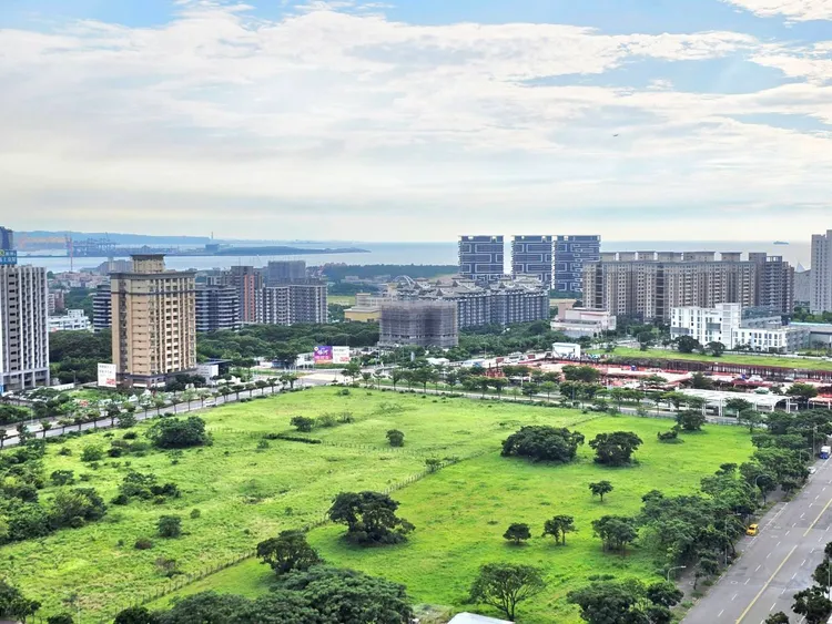 新北市2025上半年的空屋率最高的淡水區，2025房市量縮幅度直逼5成，房價也出現微幅修正。永慶房產集團提供