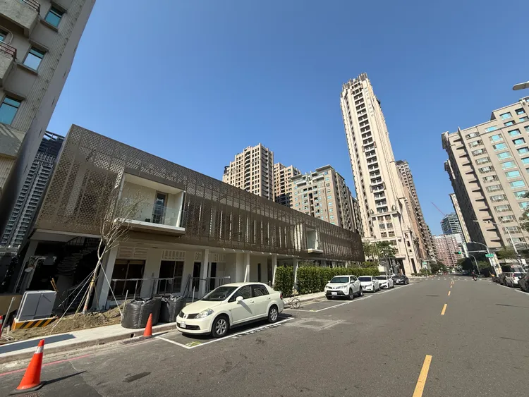 農16特區有多場商場開發，加上土地供給稀缺，是目前最有可能創價銷售蛋黃區。葉家銘攝