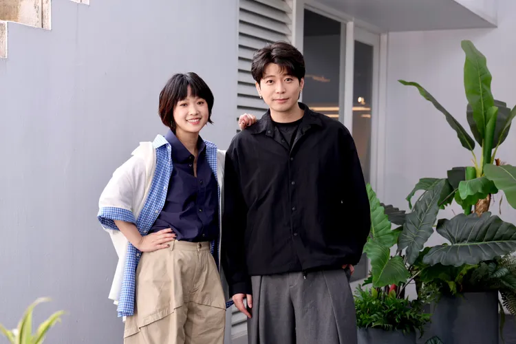 侯彥西（左）對感情放下的很快，右為嚴正嵐。莊宗達攝