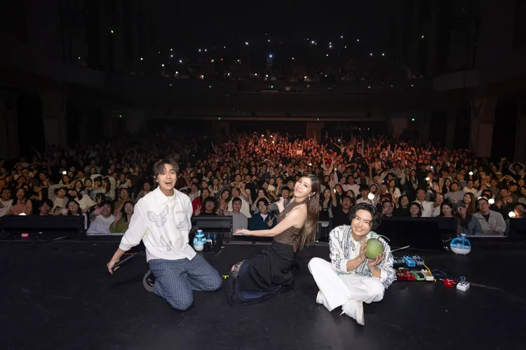 告五人與上千粉絲相見歡。相信音樂提供