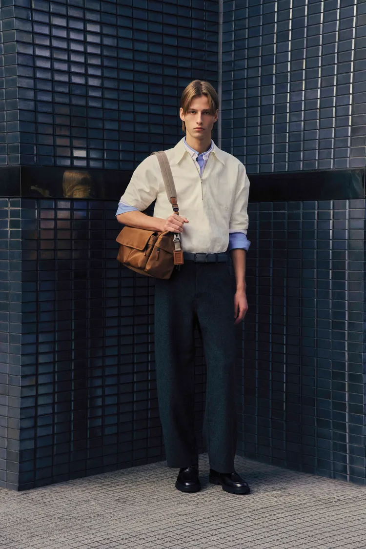 男士系列聚焦於實用機能與簡潔輪廓的結合。品牌提供