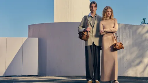 PEDRO半透芭蕾鞋走出優雅步伐　男士包袋主打實用機能